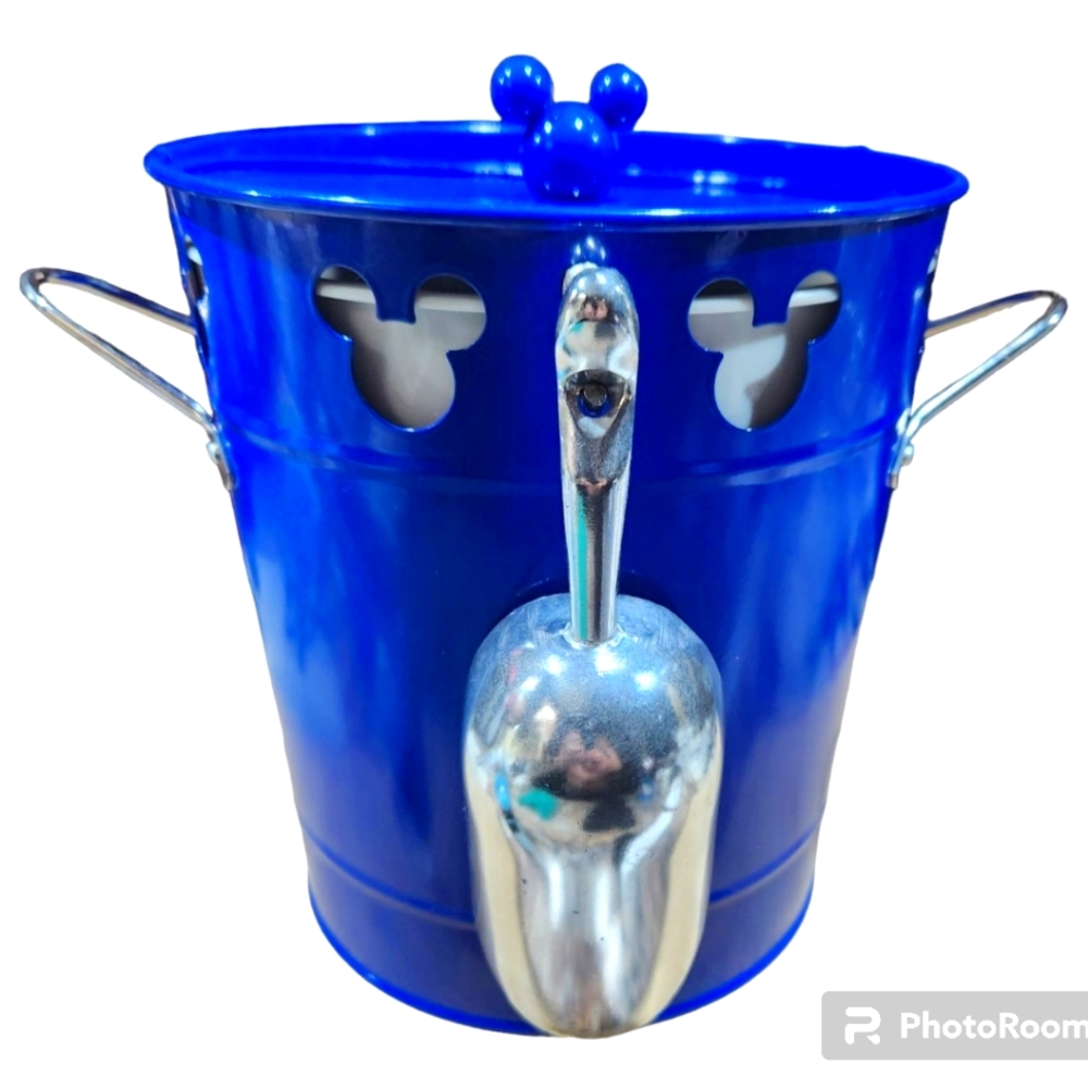 DISNEY Blue Ice bucket and silver scoop